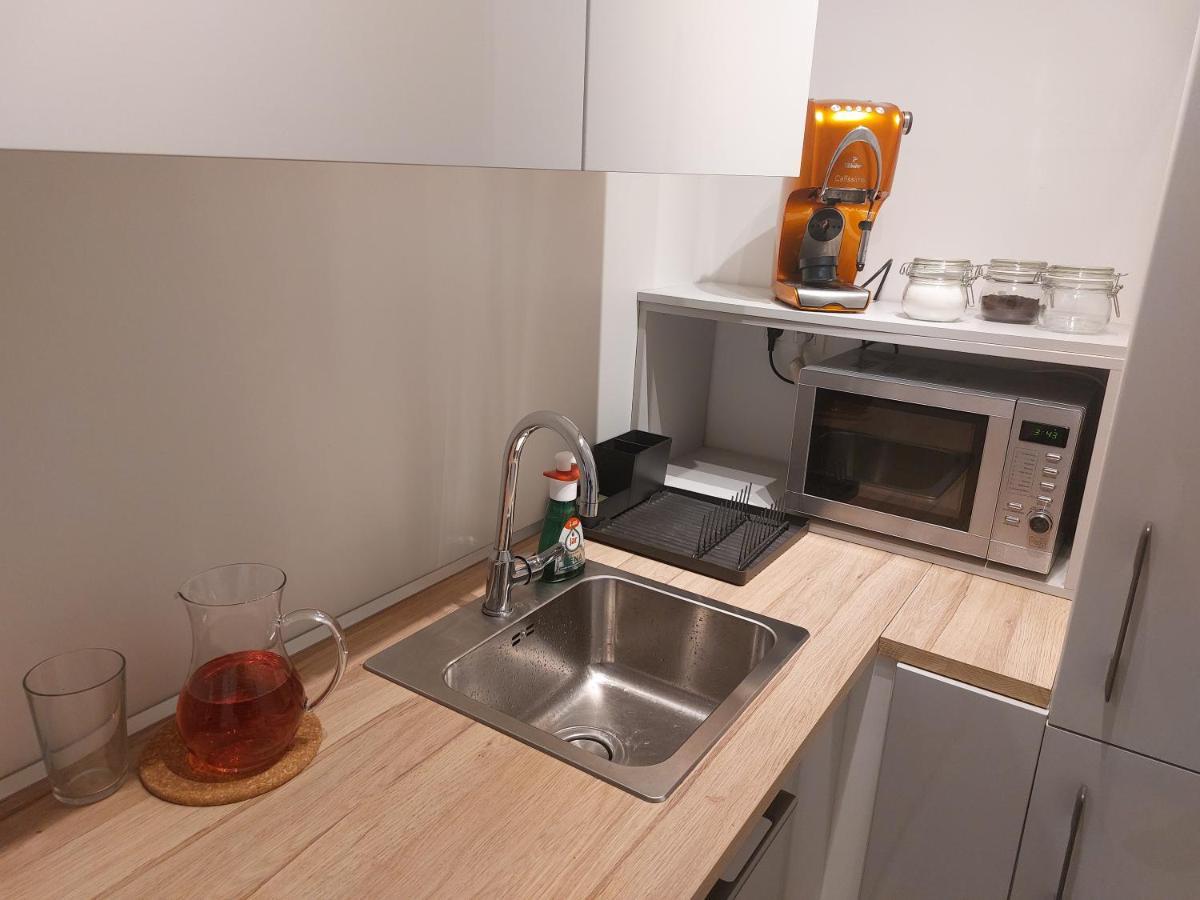 Utulny Apartman S Balkonom Bratislava Exterior foto