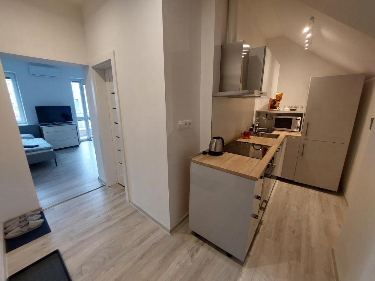 Utulny Apartman S Balkonom Bratislava Exterior foto